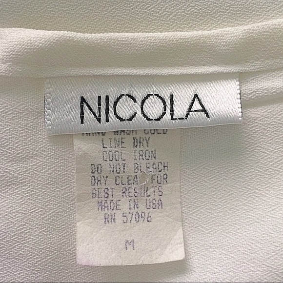 Nicola White Cut Out Neckline Sleeveless Top - Picture 5 of 7